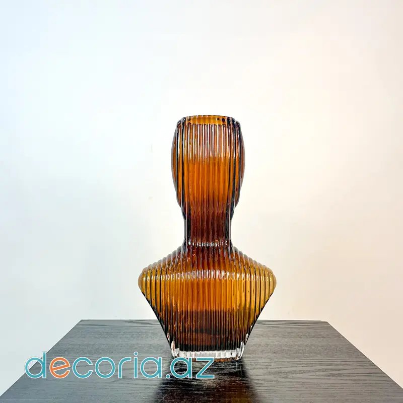 Müasir Siluetli Dekorativ Şüşə Güldan