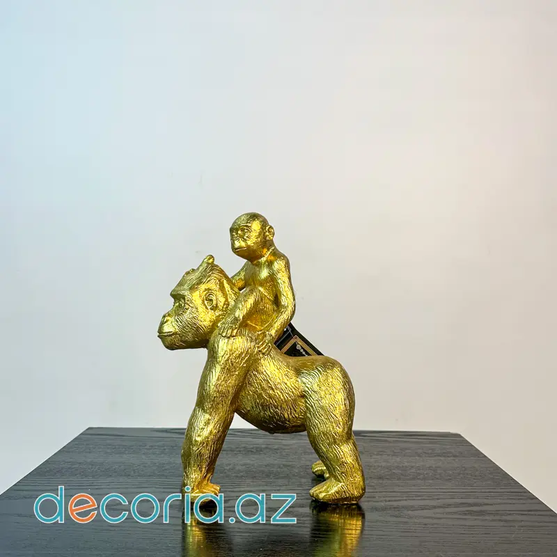 Metallik Qızılı Örtüklü Heykəl