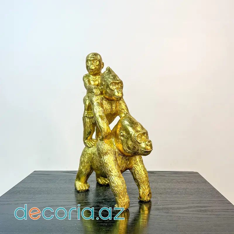 Metallik Qızılı Örtüklü Heykəl