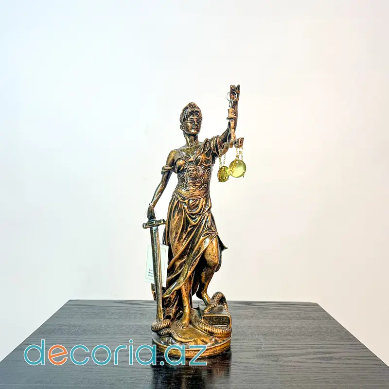 Femida Heykəli-Ədalət İlahəsi