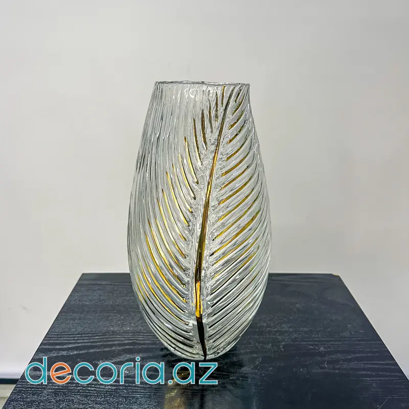 Yarpaq Naxışlı Zərif Şüşə Vaza