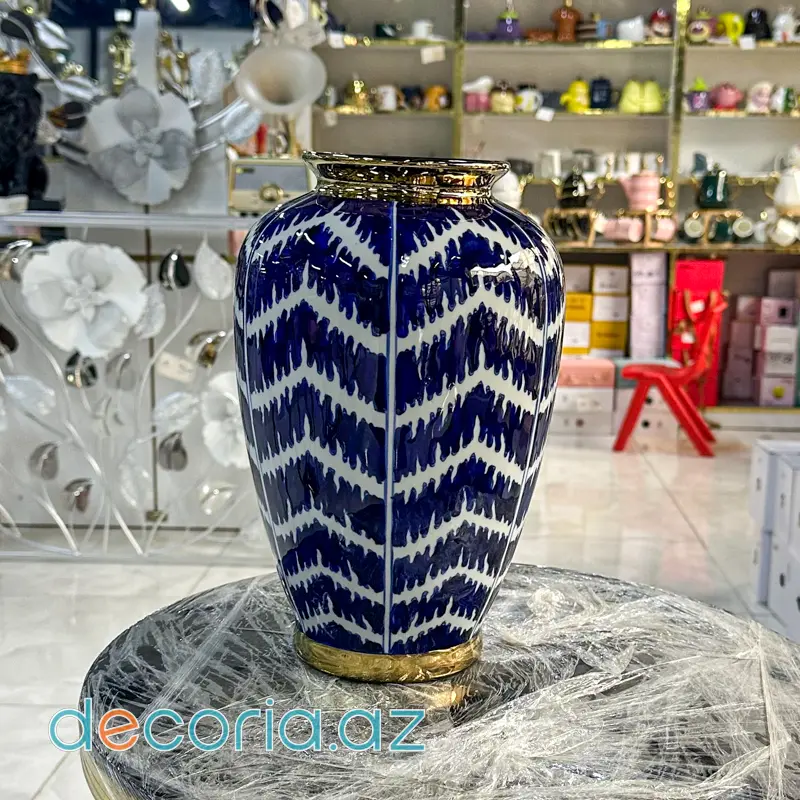 Mavi-Ağ Dekorativ Vaza – Qapaqsız,Qızılı Detaylı