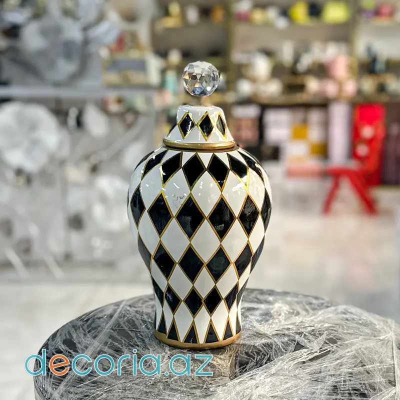 Qara-Ağ, Qapaqlı Ornamental Dekor