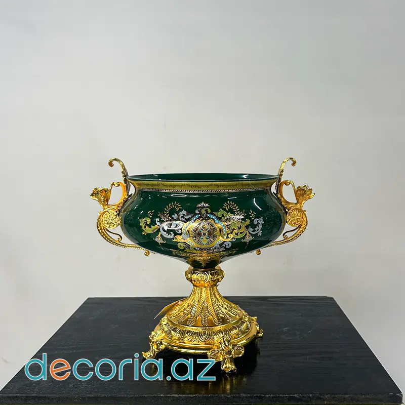 Klassik üslubda, Ayaqlı Yaşıl-Qızılı Meyvə Qabları